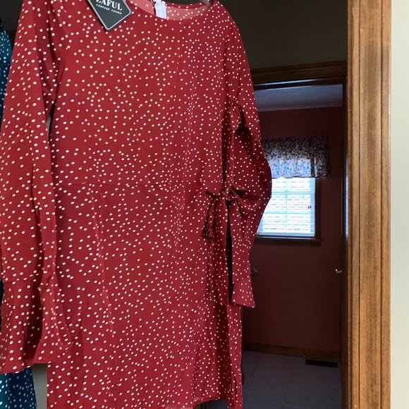 DRESS - Picture 1 of 2